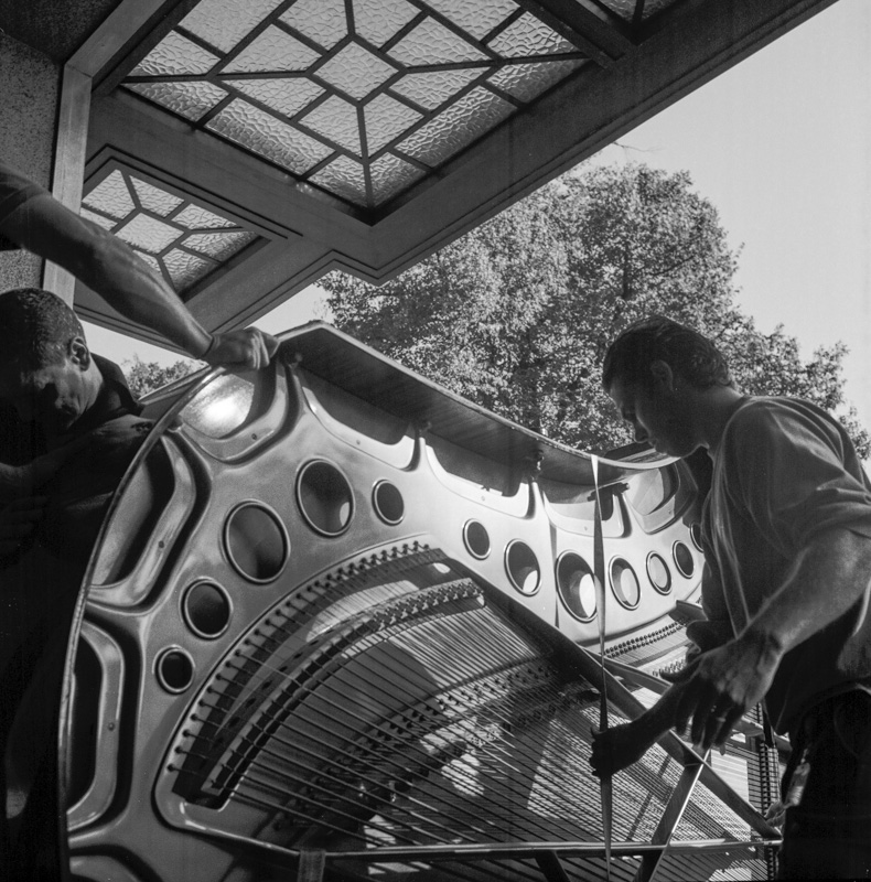 Labour Anonymous III: Vernissage [Black & White] [SQUARE] 4