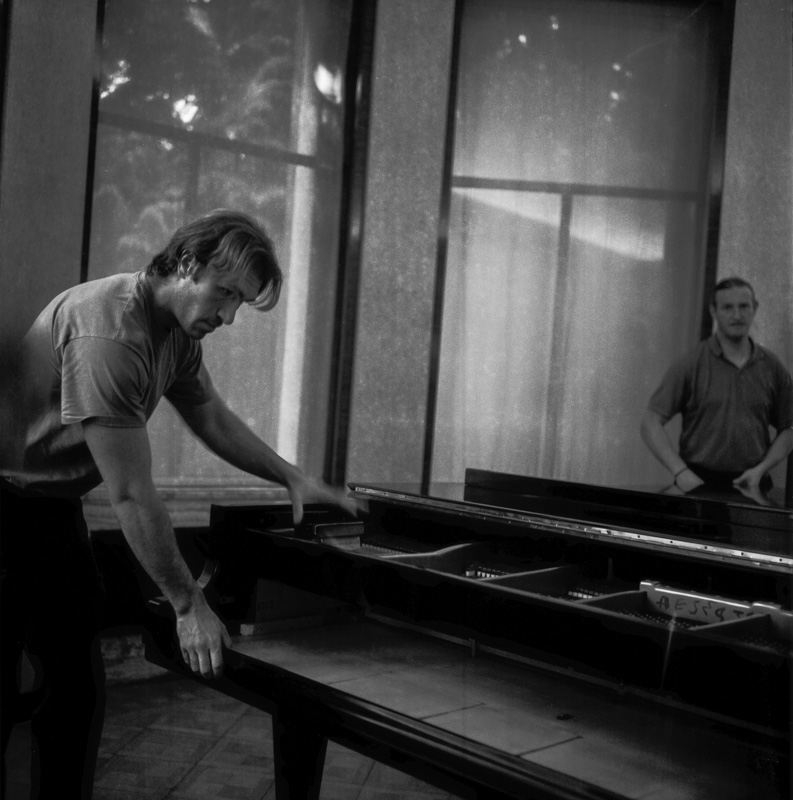 Labour Anonymous III: Vernissage [Black & White] [SQUARE] 23