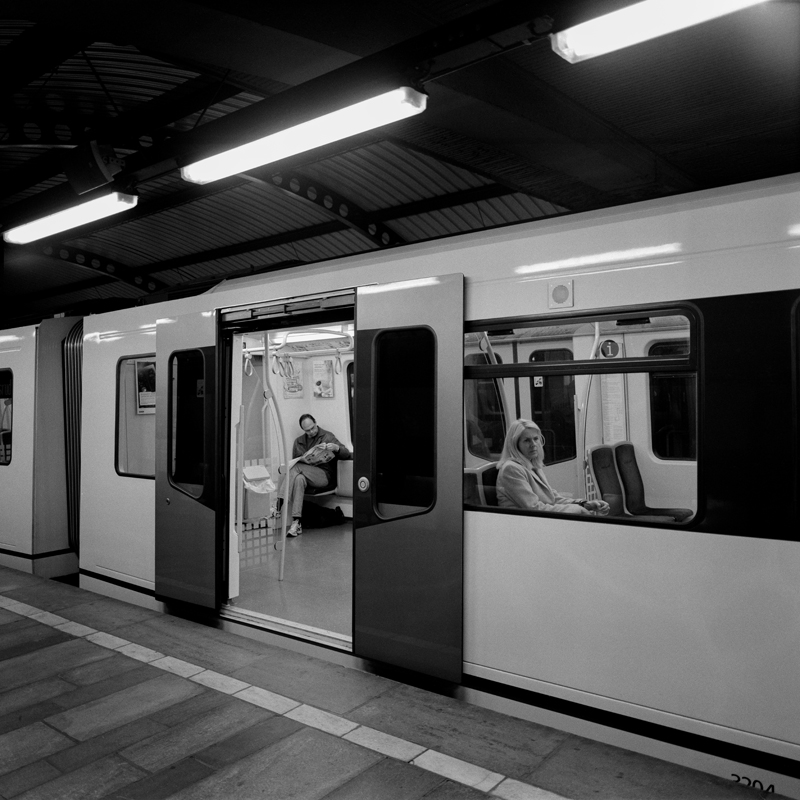 CCC200900606W195029_IMACON11DIVIDED_CLEAN_LR